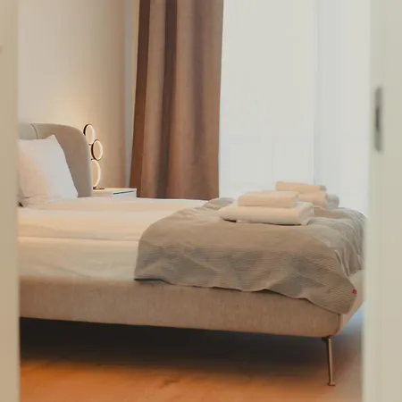 Boho Harmony Luxury - Ac Parking & Balcony - By Uniquerent *