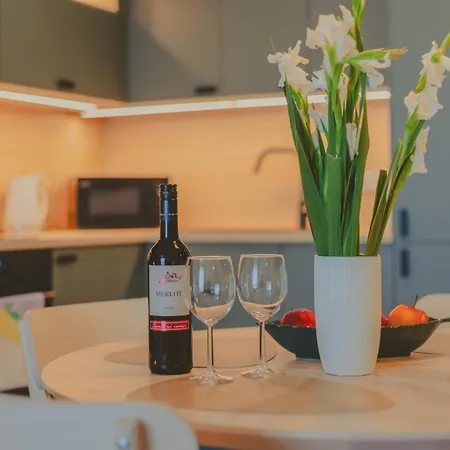 Boho Harmony Luxury - Ac Parking & Balcony - By Uniquerent *